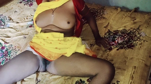 Arkadaşımın karısı chudwati mast chudwati hai ooh pooja darling.