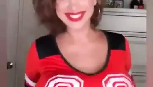 Brittany elizabeth futbola hazır