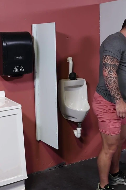 Menover30 benimle duvar deliğinde buluş