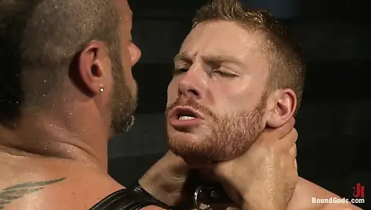 Cj Madison, çocuğunun boynunda sıkı bir zincirle geri dönüyor