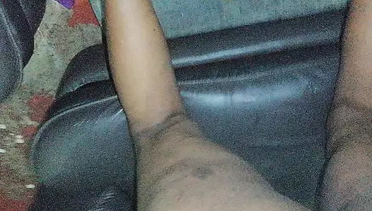 Kocası çalışırken Sri Lankalı gerçek üvey anne