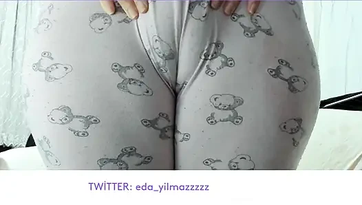 CAMELTOE- MASTURBATE WITH PAJAMAS- RUBBING PUSSY WITH PAJAMAS