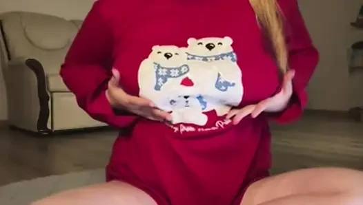 Huge natural tits playing and pussy fingering with jucielussie