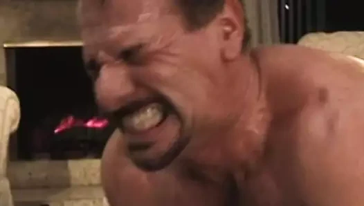 Azgın ateşli evli kadınla lezbiyen üçlü seks