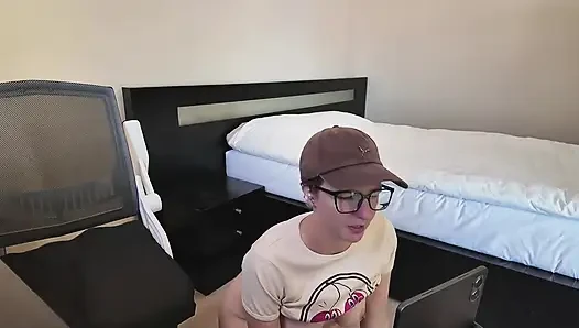 Alman orta yaşlı seksi kadın kamera şovunda ıslak amına mastürbasyon yapıyor #14