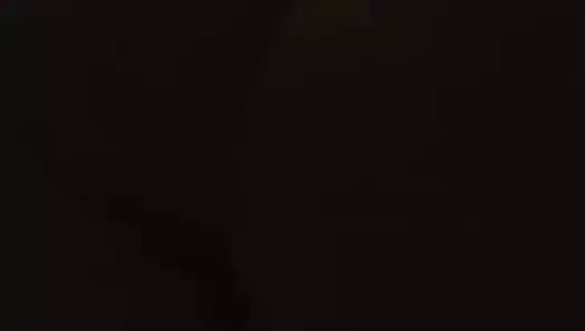 Evli kadın götten duş alıyor