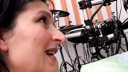 Amatör seks içinde the oda ile busty esmer