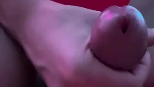 işten eve döner dönmez, penisimle ilgilenmesini istiyorum