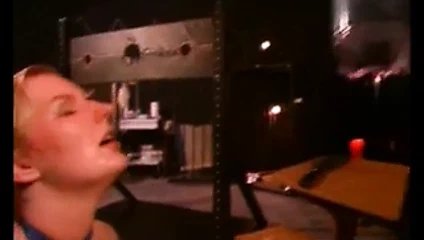 metresi tükürme üzerinde köle &amp; emir onu yemek için Cum