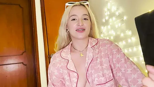 Üvey kız kardeşim sikimi Noel hediyesi olarak istiyor