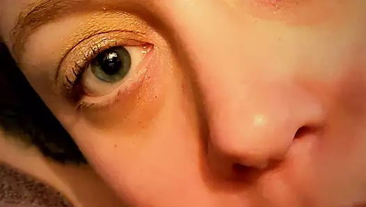 En ateşli çift birden fazla pozisyonda tutkuyla sikişiyor