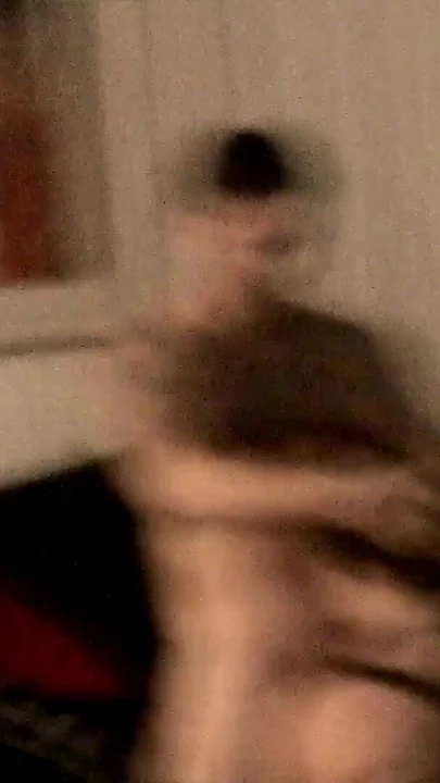 Fahişe Moan tükürüyor ve bolca döl yutuyor | Klip 1