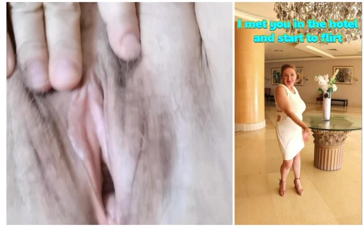 Azgın orta yaşlı seksi kadın Mariaold adamı amını teşhir ederek, parmaklayarak ve edepsizce konuşarak baştan çıkarıyor