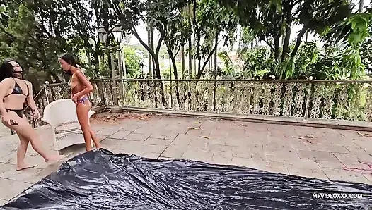 Super Oil Fight of Three Cuties