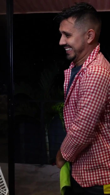 Сногсшибательный момент из "Я нахожу, что я могу управлять и трахать мою беременную жену с простым пультом"