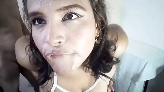 Fahişe sekreter Gina iş yerinde sikiliyor