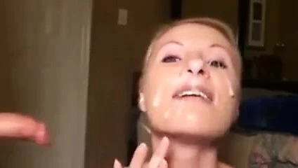 Kelly boşalmak fahişe. nasıl oynanacağını ve yutulacağını biliyor