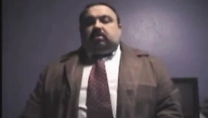 Evli adam ayı emmek (Fransızca video)