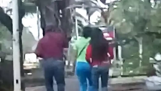 Büyük götlü bacaklı