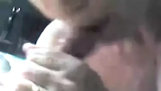 büyükanne verir oral seks ve handjob