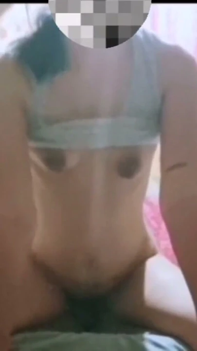 Filipina minyon üvey kardeşini tatmin etti | Klip 2