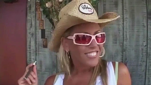 Milf bir bangvan alem için sokaktan aldı