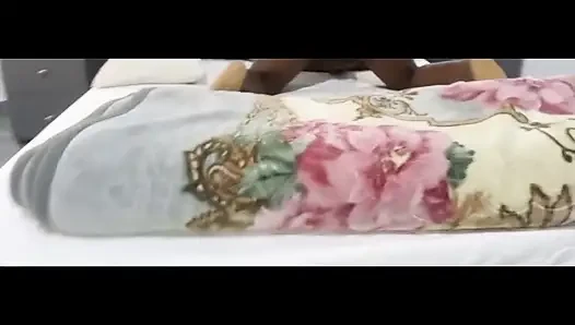 Beni sikti, üvey annesi beni domaltarak sikiyor ta ki amımı kurutulana kadar, bu sağlıklıydı.