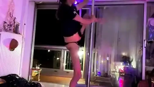 Heyecan Verici Dansçı
