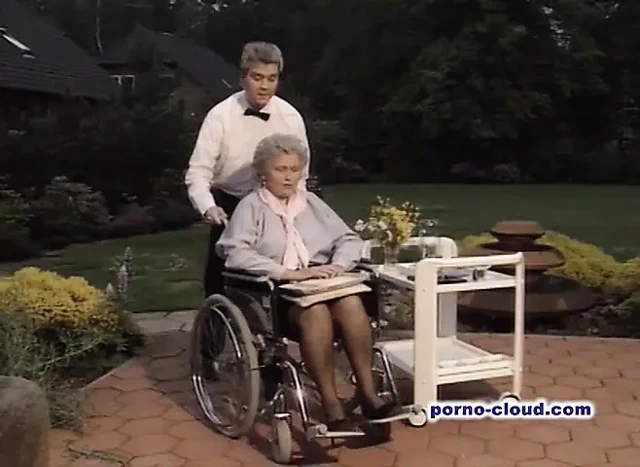 Bayan patron ve buradaki işçiler. DVD