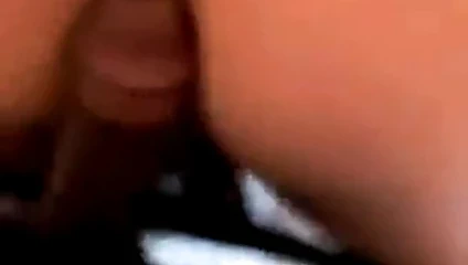 İri güzel kadın zenci yarağı alıyor