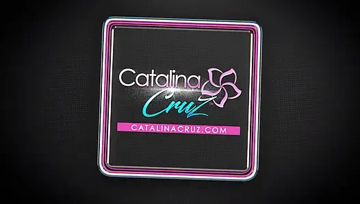 CATALINA CRUZ - фигуристая милфа всегда с настроением