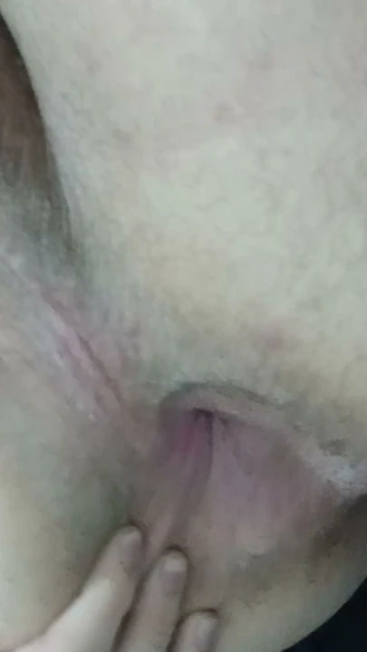 Femboy internette kırmızı götünü gösteriyor