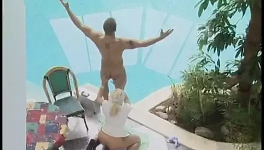 Vahşi bir sarışın hemşire büyük bir horoz sürmek