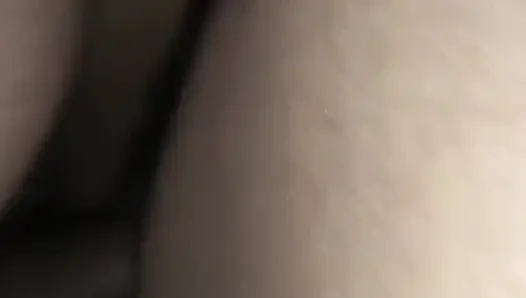 Üvey kız kardeş üvey erkek kardeşiyle sikiliyor
