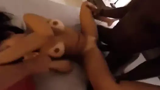 Asya kardeş verir o yukarı