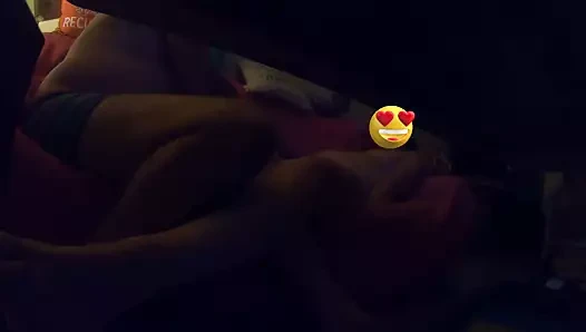 Karım yeni oyuncağıyla eğleniyor