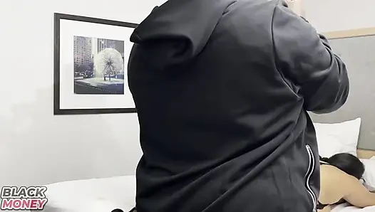 Kamera arkası büyük götlü zenci orta yaşlı seksi kadın çok kaygan sikilmeyi seviyor