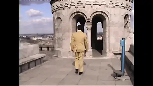 Claudia Küçük Şatoda