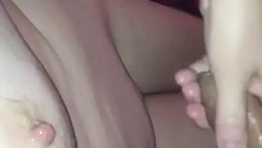 Ağır çekim cum ingiliz göğüsleri üzerinde cesaret!