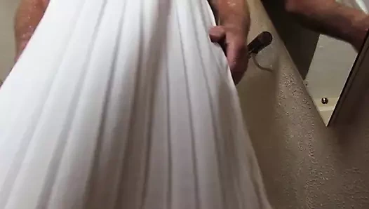 Beyaz pileli elbisem kırmızı slip külot yok