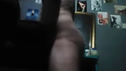 Dolap ibne gerrad mick aşağılanmış ve utanmış sikikleri sandalye