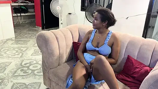 Hooooo! Daha sert sert, üvey kız kardeşimin kaltağını o amcık için sert tokatlarken çığlık attım.