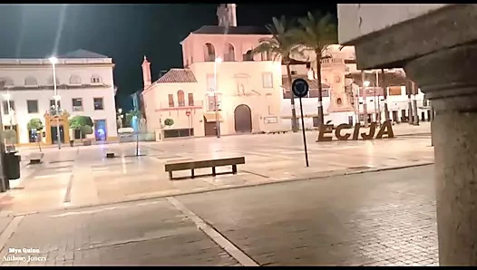 Azgın kız Ecija'da caddenin ortasında sikiliyor - Sevilla halka açık porno videosu