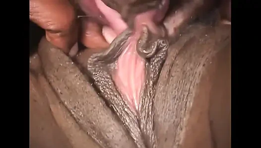 Edepsiz Afrikalı evli kadın... Büyük siyah yarağı seviyor!! - bölüm #04