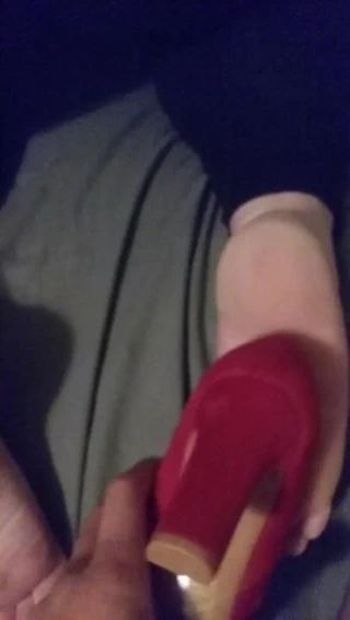 Bbw eva gösteri ona büyük göt ve seksi tabanlar