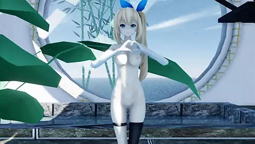 Küçük memeli ve sıkı amcıklı sevimli kız öğrenci çıplak dans ediyor