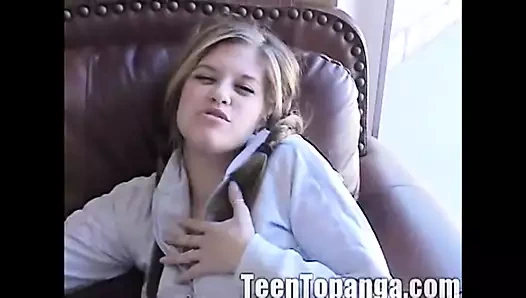 Teen topanga solo tease – kedi sert parmak