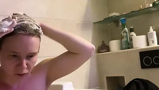 Büyük Göğüsler ve Sert Meme Uçları