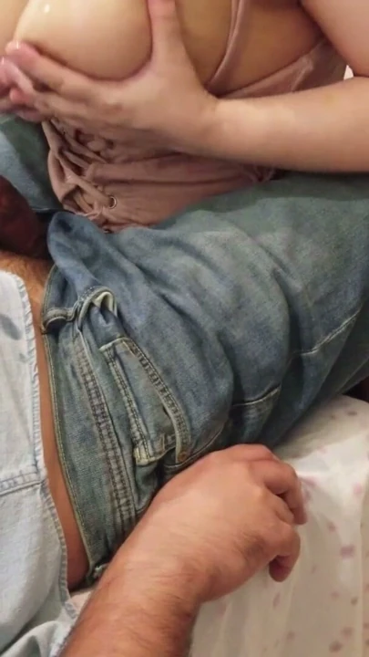 Büyük Yarağın Bu Güzel Büyük Memelerle Başa Çıkamaz, Göğüsler Arasında Dene ve Sana Titfuck Yapayım | Bölüm 2