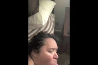 büyük kız yarı çıplak